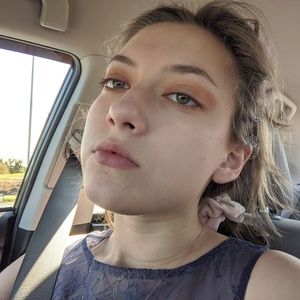 Meet your Posher, Eva